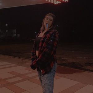 Meet your Posher, 🟡